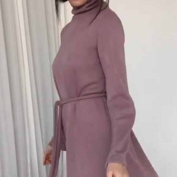 Knitted pink dress - Picture 3 of 3